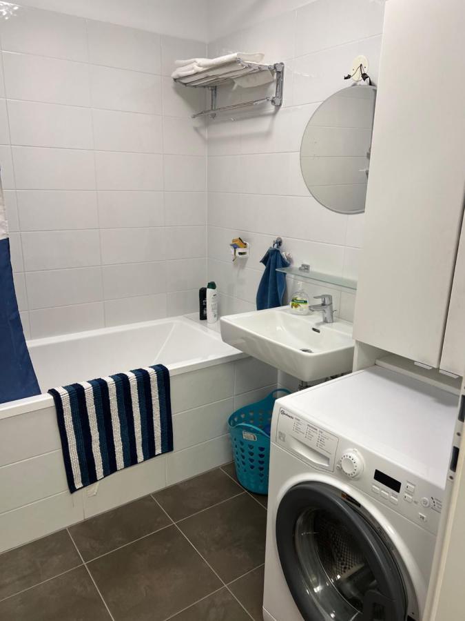 Modern Apartment Bei U Bahn Simmering Wien Eksteriør bilde